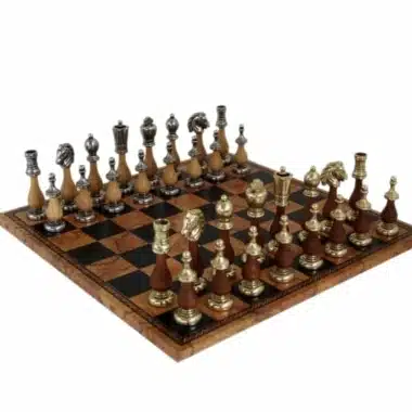 Set di Scacchi Arabesque in Legno e Metallo con Scacchiera in Similpelle