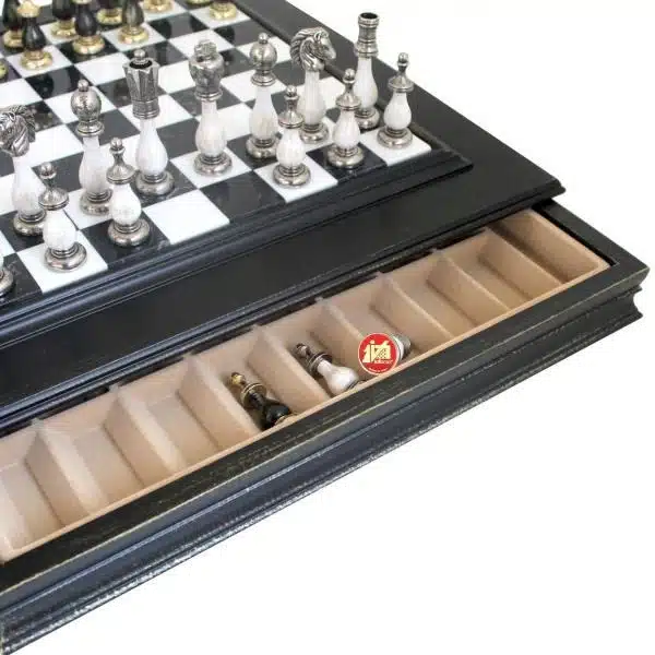 Set di Scacchi Bianco e Nero Staunton - Scacchiera in Marmo e Legno con Vano Portapezzi & Pezzi degli Scacchi in Legno e Metallo - immagine 3