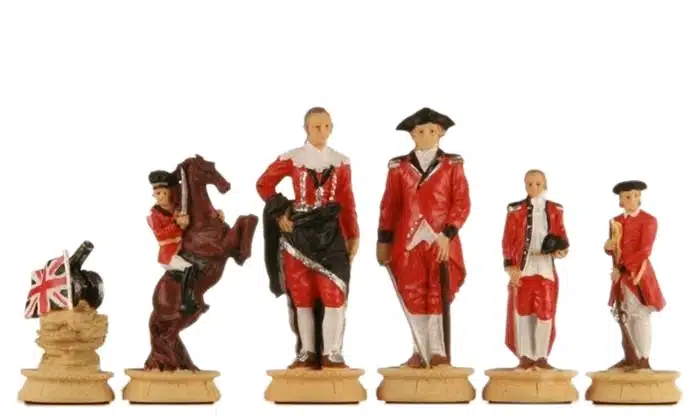 Set di Scacchi Rivoluzione Americana in Peltro e Scacchiera in Similpelle - immagine 3