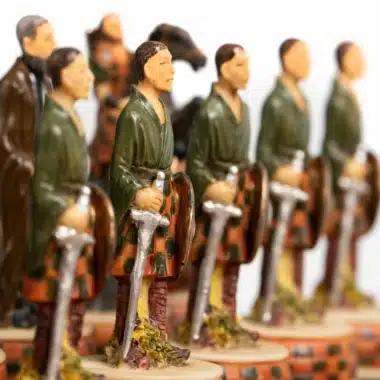 Alternative view of Set di Scacchi Guerre d'Indipendenza Scozzese & Scacchiera in Similpelle con Vano Portapezzi