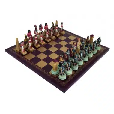 Set di Scacchi Romani vs Egizi in Resina con Scacchiera in Similpelle Bordeaux