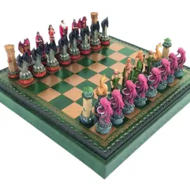 Set di Scacchi Fantasy Acqua VS Fuoco in Resina con Scacchiera in Similpelle e Vano Portapezzi