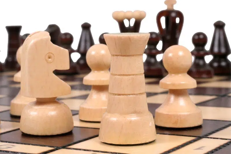 Set di Scacchi e Dama Pieghevole in Legno - immagine 8