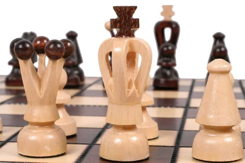 Set di Scacchi e Dama Pieghevole in Legno - immagine 6