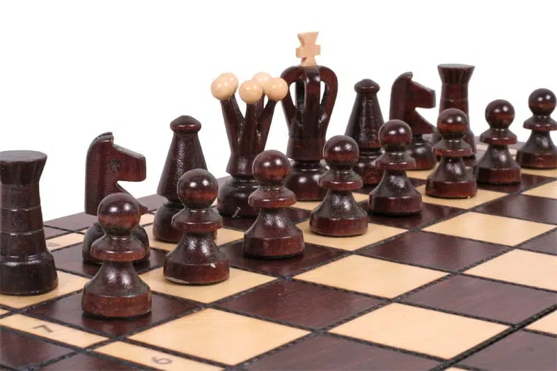 Set di Scacchi e Dama Pieghevole in Legno - immagine 3