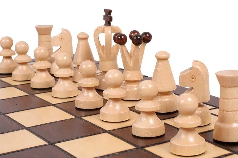 Set di Scacchi e Dama Pieghevole in Legno - immagine 4