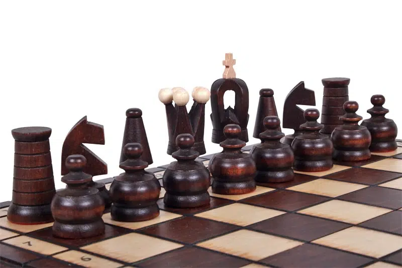 Set di Scacchi in Legno Ornato Pieghevole - 31x31 cm - immagine 3