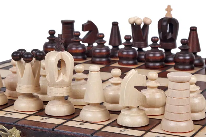 Set di Scacchi in Legno Ornato Pieghevole - 31x31 cm - immagine 6