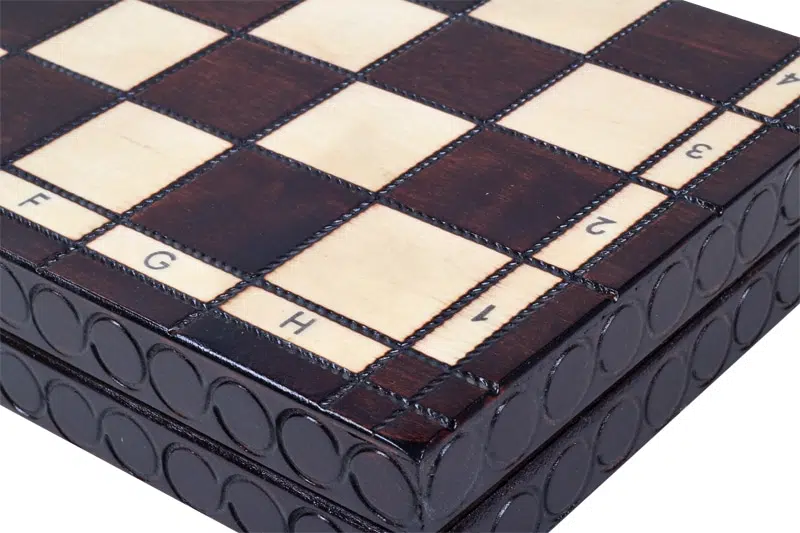 Set di Scacchi e Scacchiera in Legno Pieghevole con Vano Portapezzi - immagine 9