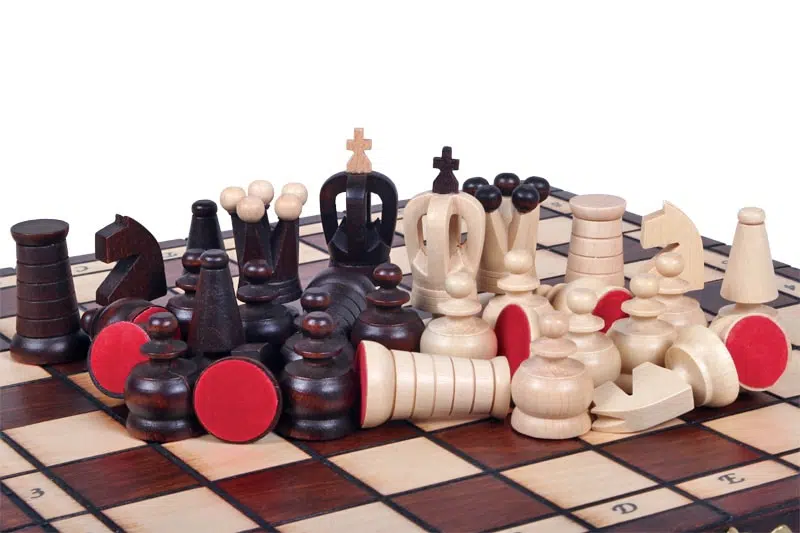 Set di Scacchi in Legno Ornato Pieghevole - 31x31 cm - immagine 7