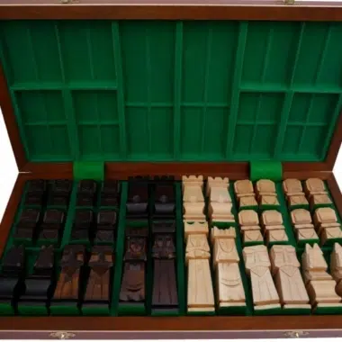 Alternative view of Set di Scacchi in Legno Cubico e Scacchiera in Legno Pieghevole