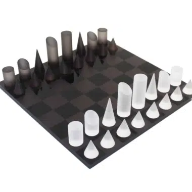 Set di Scacchi Conico Moderno Grigio e Bianco in Plexiglas con Scatola Portapezzi