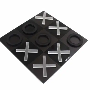 Gioco del Tris Bianco e Nero in Plexiglas con Vano Portapezzi