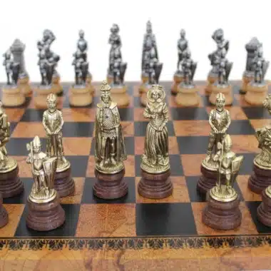 Alternative view of Set di Scacchi Grandi Figure Mary Stuart e Scacchiera in Similpelle Antica Carta del Mondo