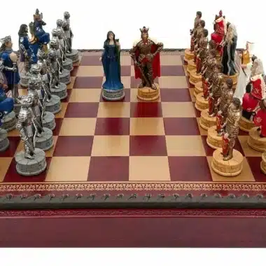 Set di Scacchi Figure Re Artù e Scacchiera in Similpelle con Vano Portapezzi