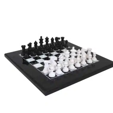 Set di Scacchi Bicolore Nero e Bianco Moderno in Legno Laccato