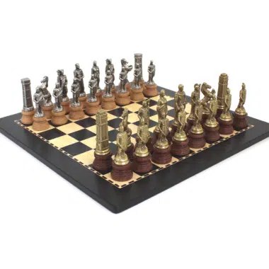 Set di Scacchi Romani vs Barbari e Scacchiera in Legno