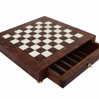 Scacchiera su Piedistallo in Legno con Cassetto Portapezzi