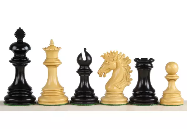 Pièces d'Échecs de Collection en Bois de Buis et Ébène