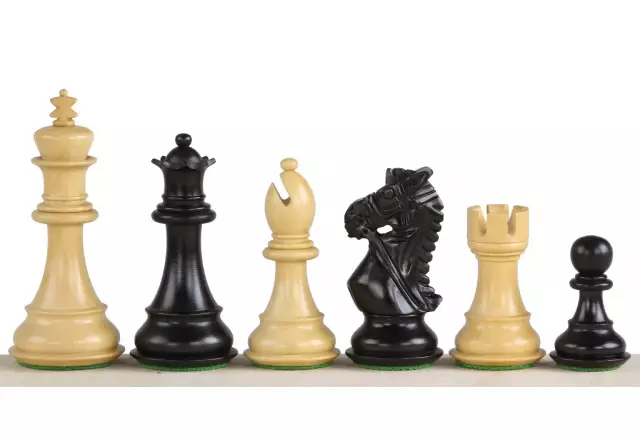 Pièces d'Échecs en Bois de Buis et Ébonisé