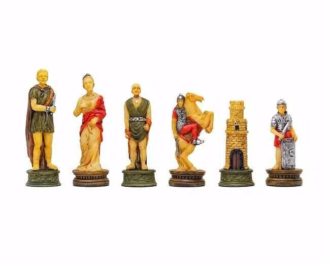 Set di Scacchi Romani VS Gladiatori con Scacchiera in Legno di Acero - immagine 4