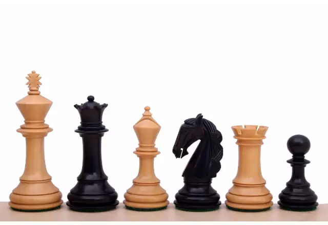 Pièces d'Échecs Colombienne en Bois de Buis et Ébonisé