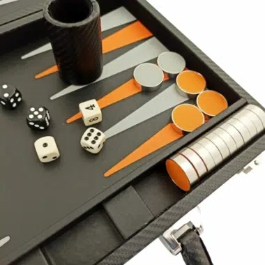 Alternative view of Set di Backgammon Pieghevole in Similpelle Nera e Arancione