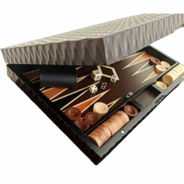Alternative view of Set di Backgammon in Legno Intagliato