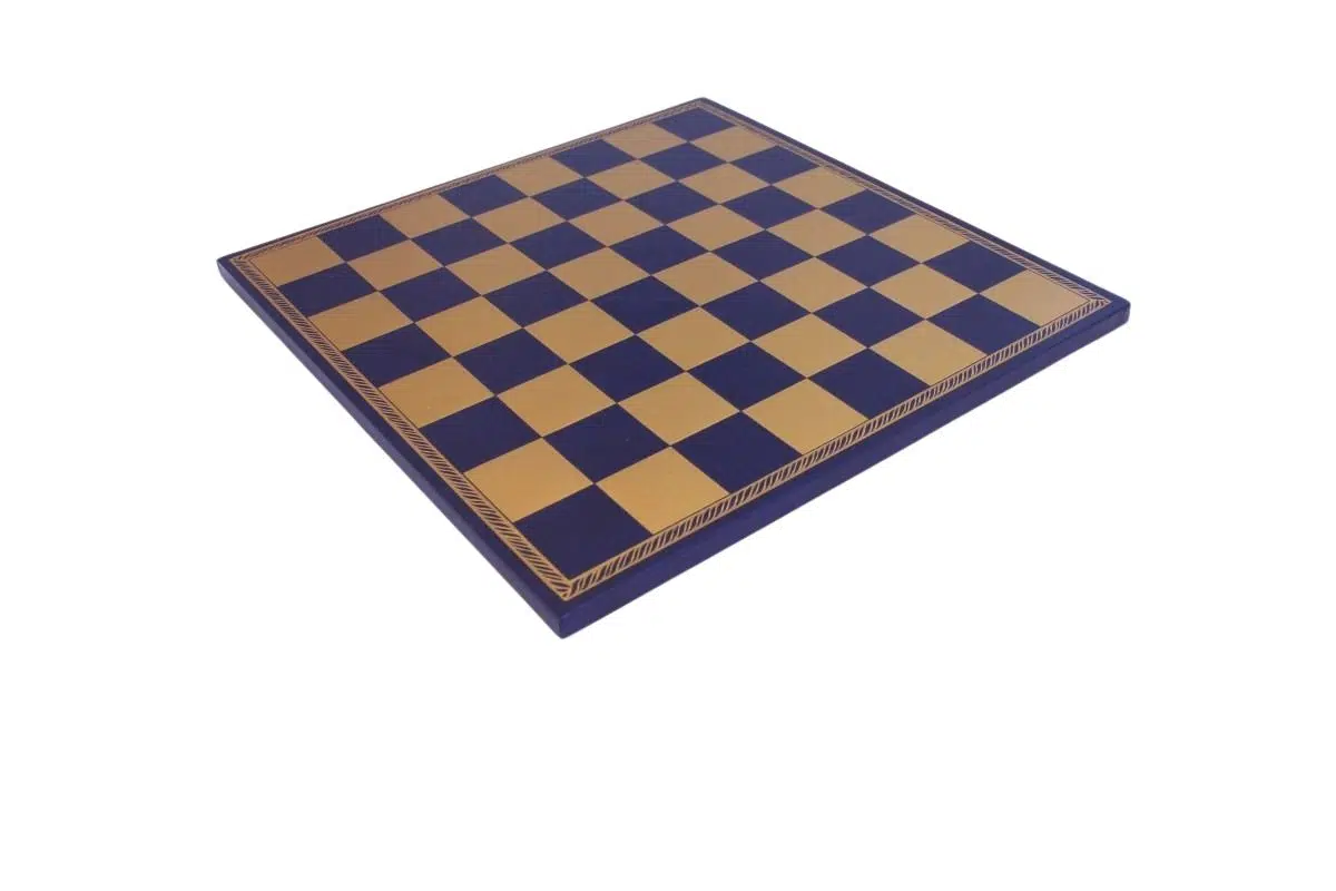 Set di Scacchi Re Artù in Resina e Scacchiera in Similpelle Blu - immagine 7