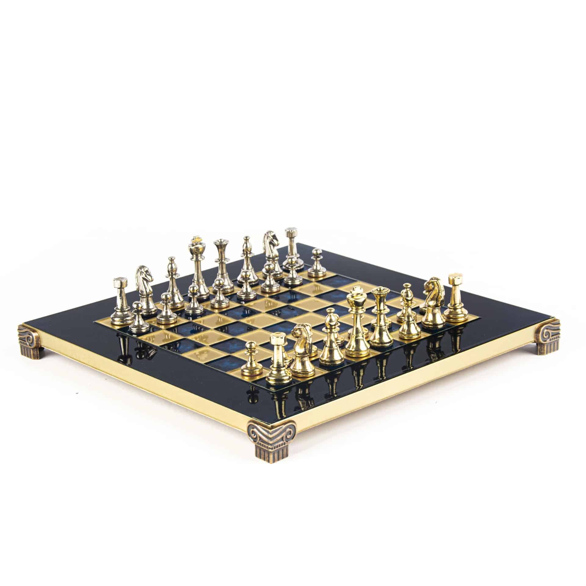 Piccolo Set di Scacchi Staunton in Metallo Argento e Oro con Scacchiera su Piedistallo in Metallo e Scatola Portapezzi - immagine 17