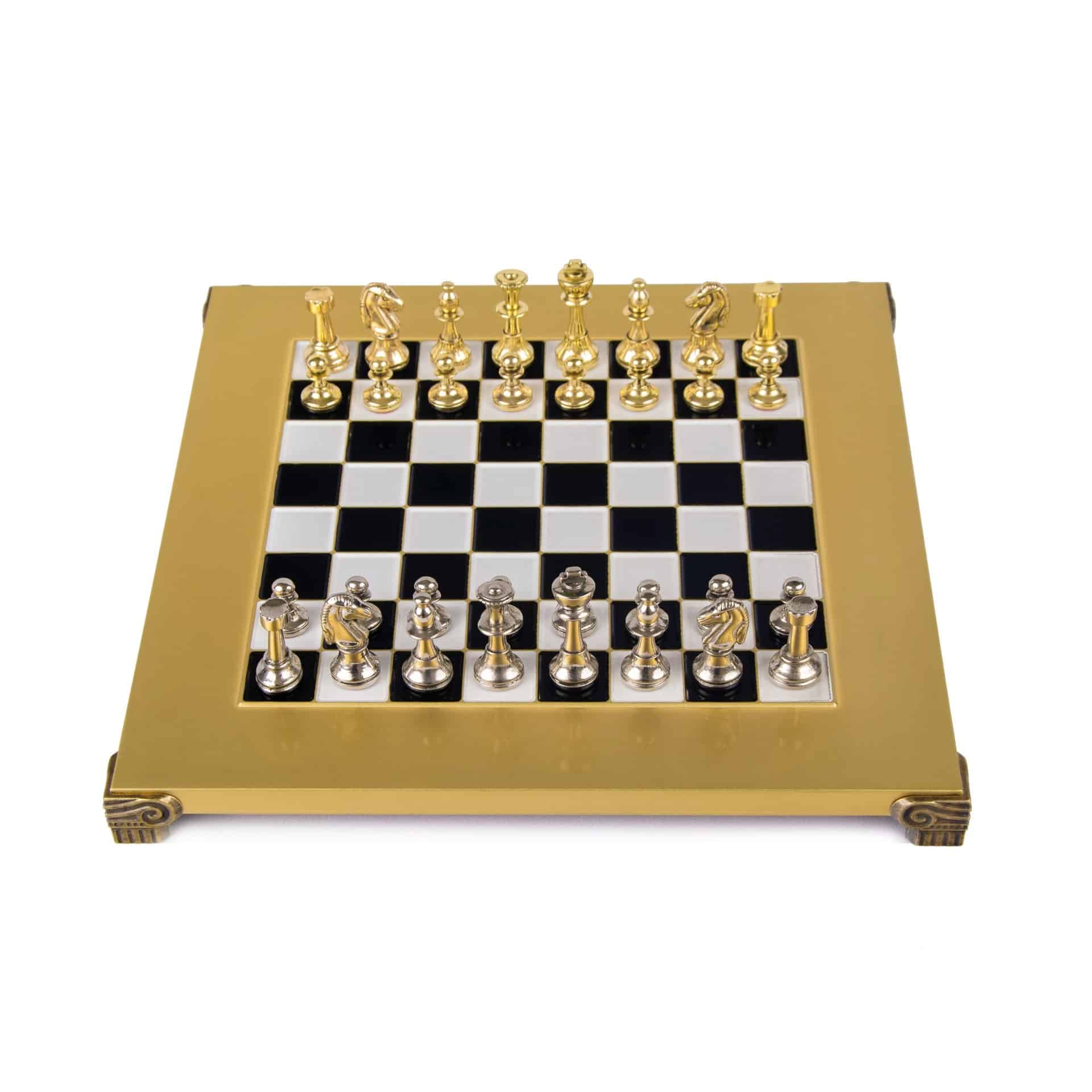 Piccolo Set di Scacchi Staunton in Metallo Argento e Oro con Scacchiera su Piedistallo in Metallo e Scatola Portapezzi - immagine 6