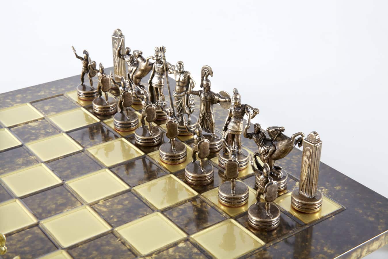 Set di Scacchi Mitologia Greca con Pezzi Oro & Marrone - Scacchiera in Metallo 36 x 36 cm - immagine 4