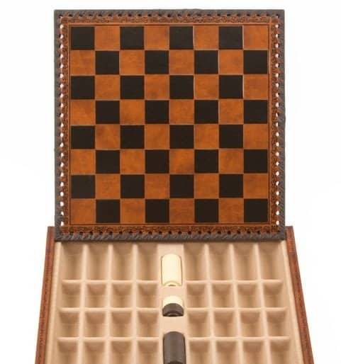 Set di Scacchi a Tema Guerra di Troia - Pezzi Dipinti a Mano e Scacchiera in Similpelle 48x48cm - immagine 8