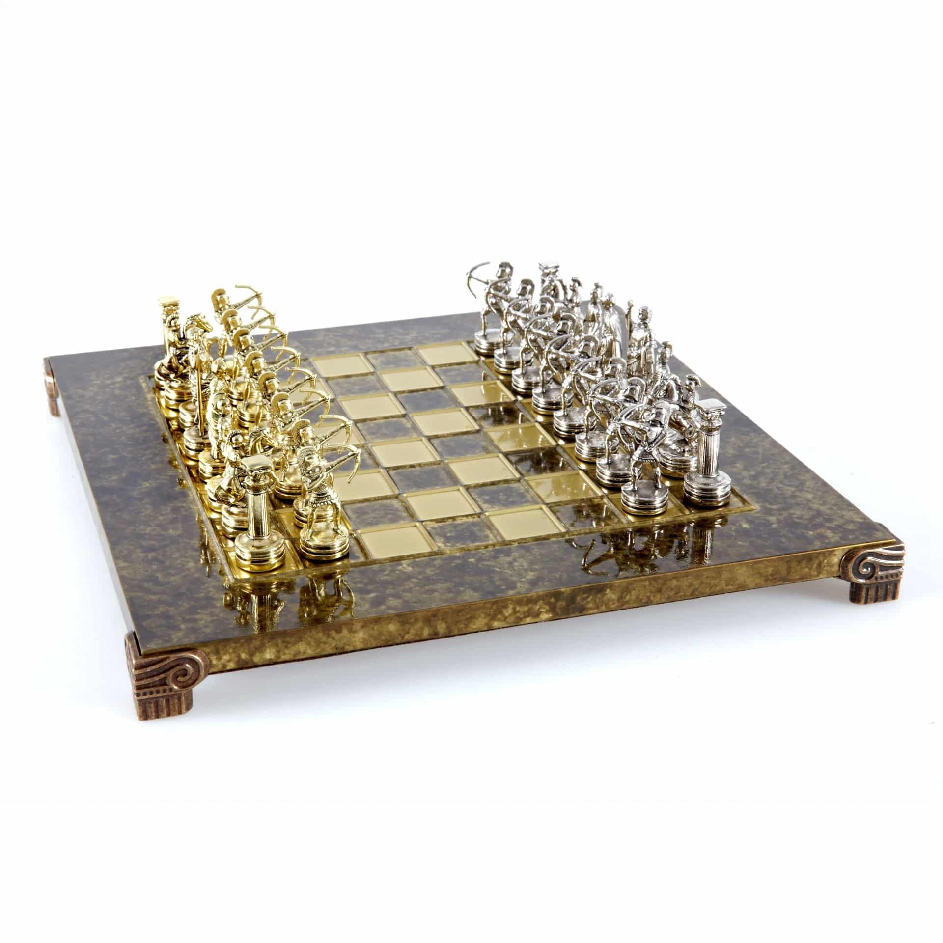 Piccolo Set di Scacchi in Metallo Argento e Oro Archers - Scatola in Legno Laminato con Scacchiera in Metallo - immagine 7