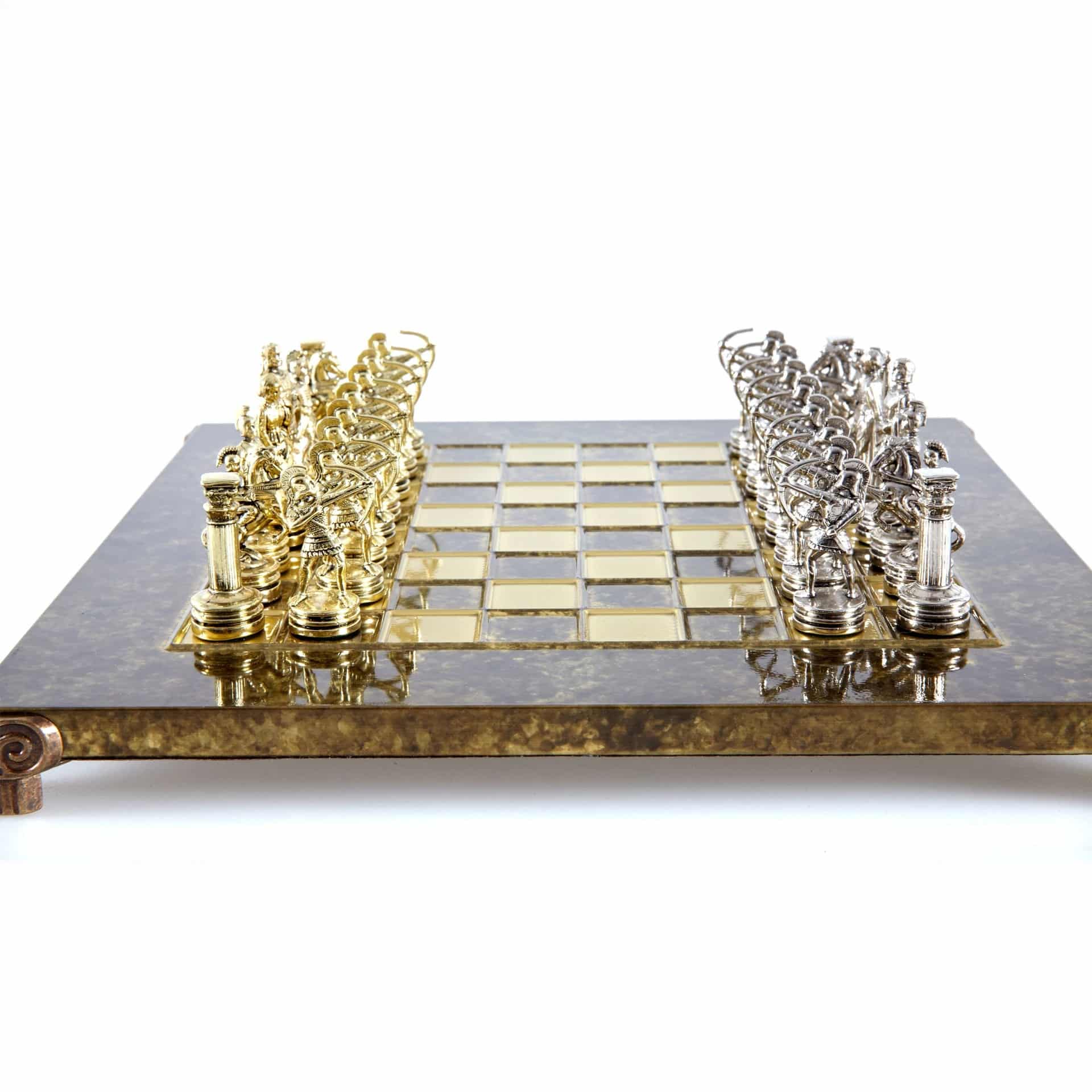Piccolo Set di Scacchi in Metallo Argento e Oro Archers - Scatola in Legno Laminato con Scacchiera in Metallo - immagine 8