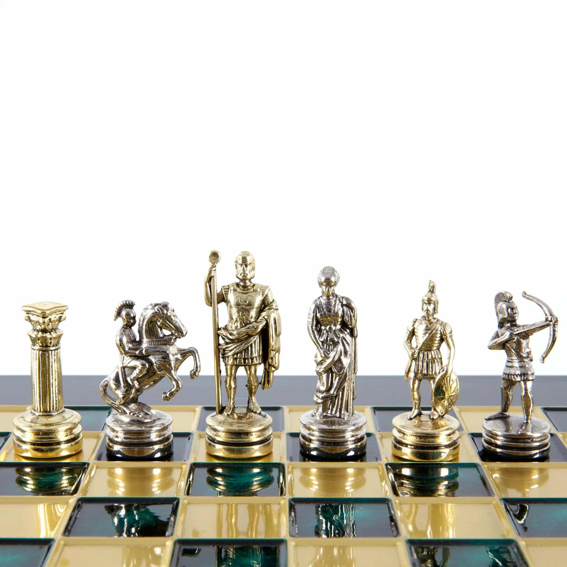 Piccolo Set di Scacchi in Metallo Argento e Oro Archers - Scatola in Legno Laminato con Scacchiera in Metallo - immagine 6