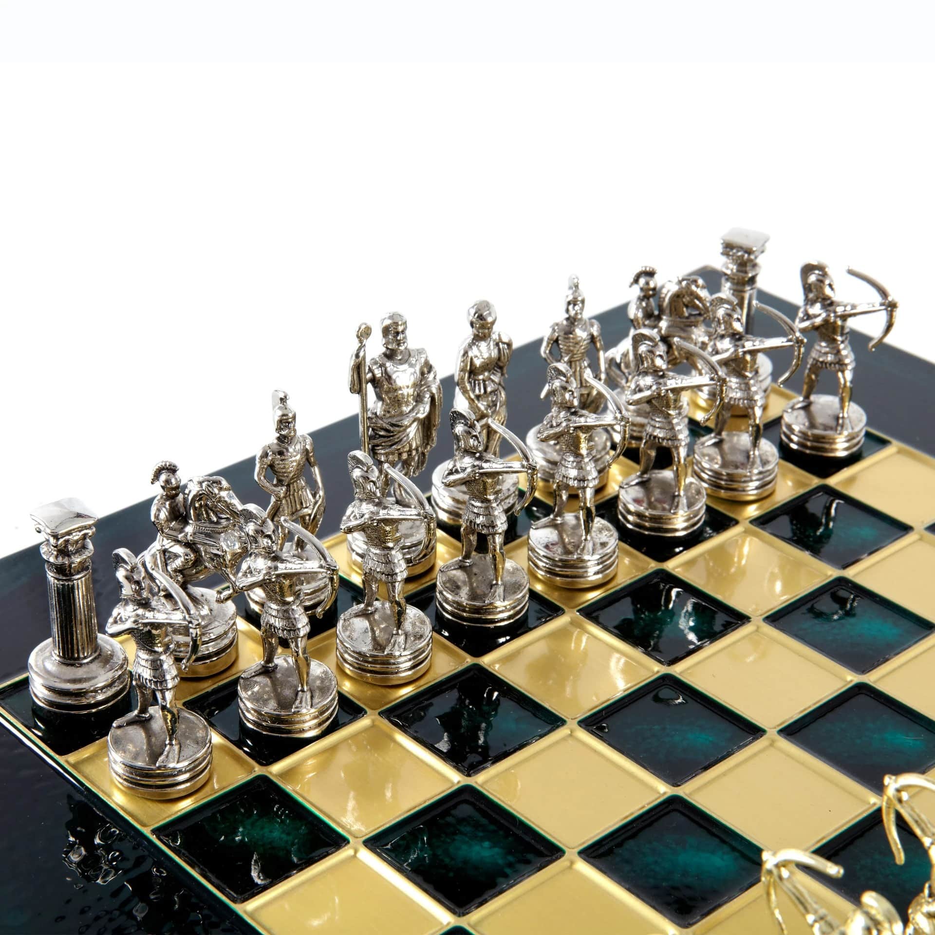 Piccolo Set di Scacchi in Metallo Argento e Oro Archers - Scatola in Legno Laminato con Scacchiera in Metallo - immagine 4