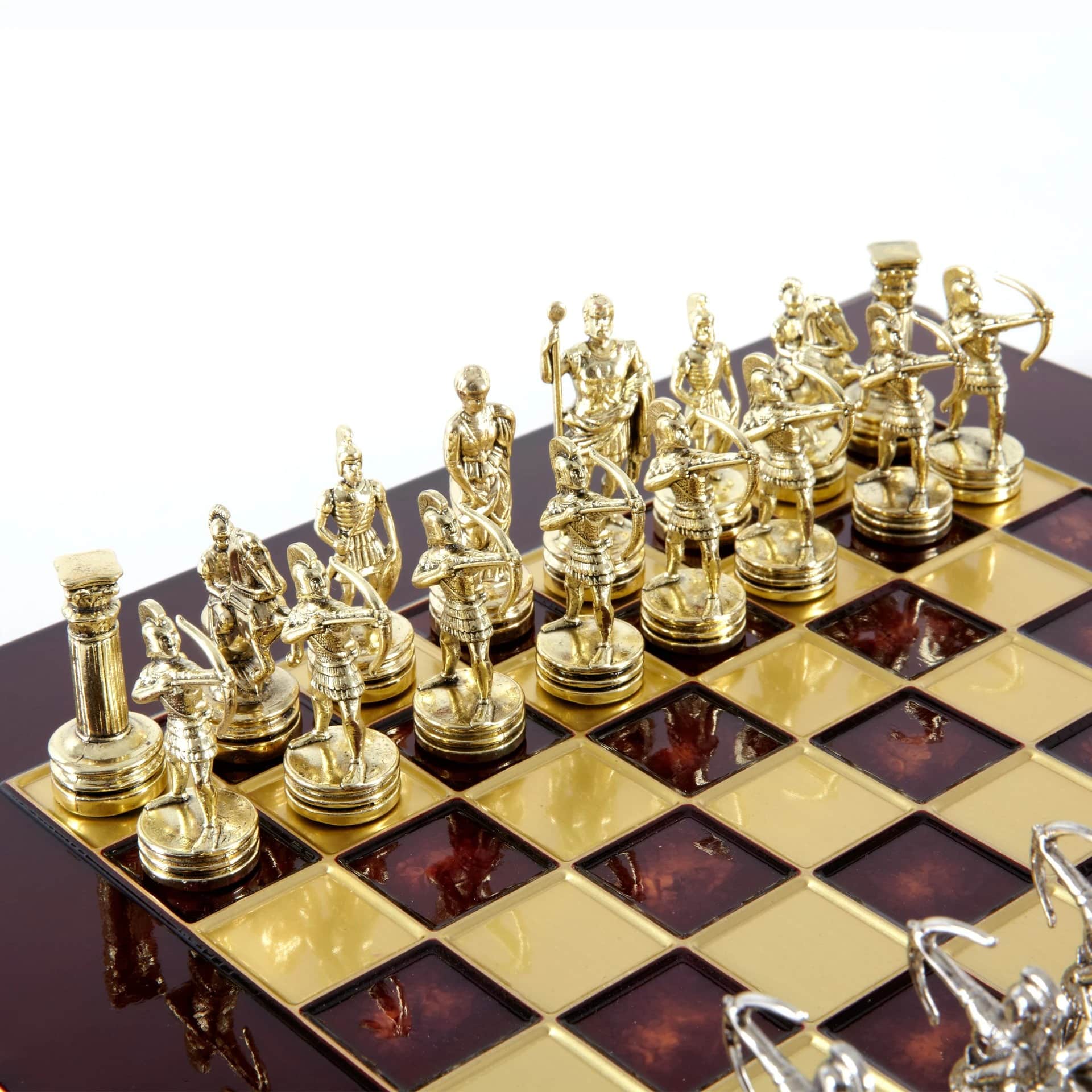 Piccolo Set di Scacchi in Metallo Argento e Oro Archers - Scatola in Legno Laminato con Scacchiera in Metallo - immagine 14