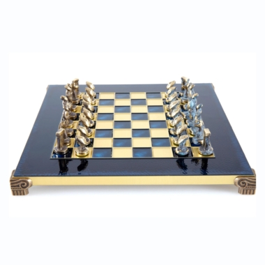 Alternative view of Piccolo Set di Scacchi Arte Cicladica in Ottone Bronzo e Blu – Scacchiera in Metallo e Scatola in Legno Laminato