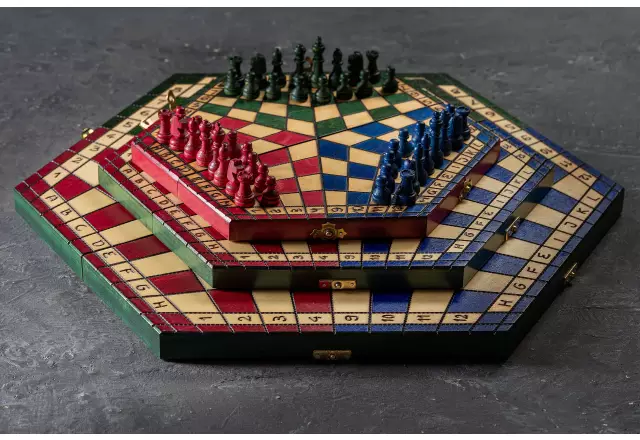 Jeu d'Échecs à 3 Joueurs en Bois – Coffret Tricolore Taille Moyenne avec Pièces Staunton