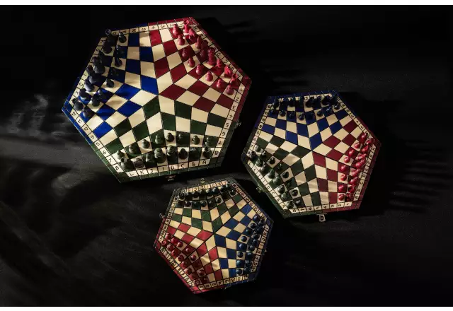 Jeu d'Échecs à 3 Joueurs en Bois – Coffret Tricolore Taille Moyenne avec Pièces Staunton