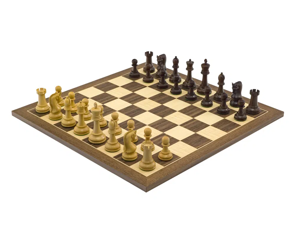 Ensemble d’échecs Leningrad en Acacia et Noyer