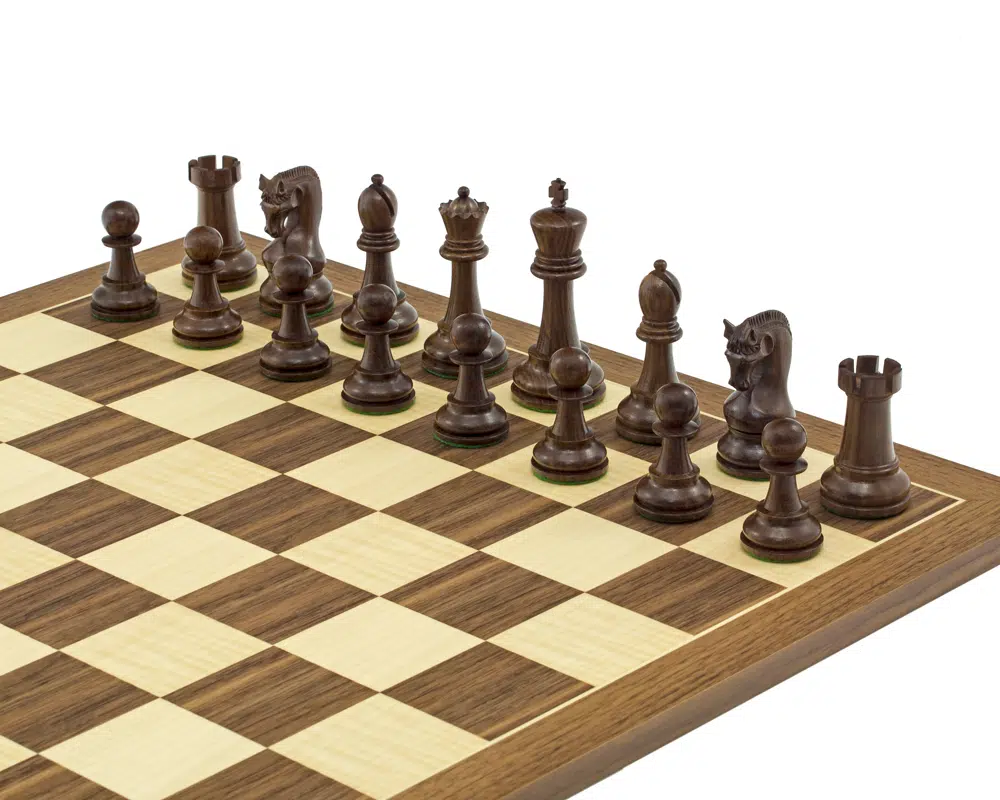 Ensemble d’échecs Leningrad en Acacia et Noyer