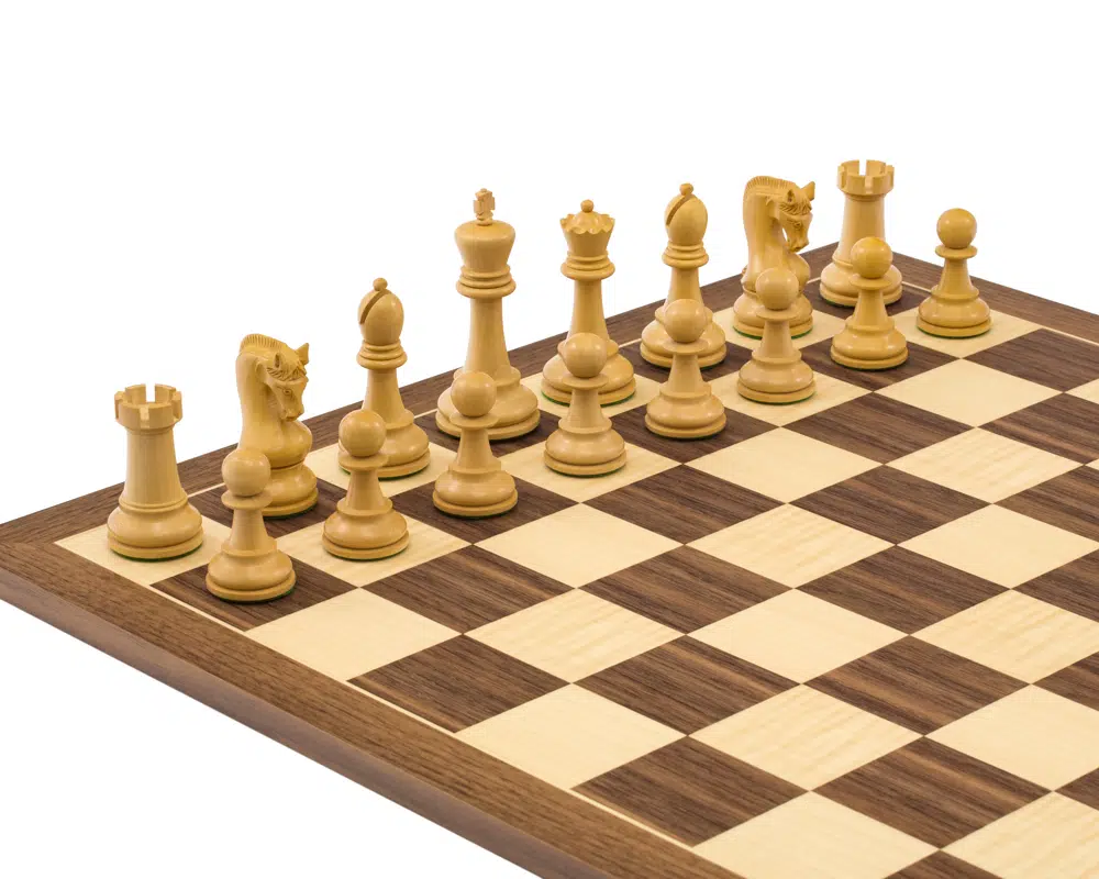 Ensemble d’échecs Leningrad en Acacia et Noyer