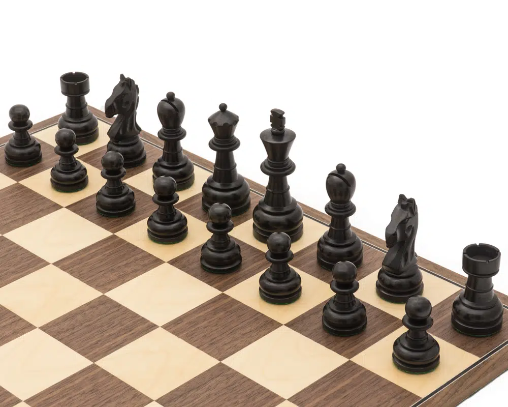 Ensemble d’Echecs Emerald – Pièces Staunton en Bois de Buis et Echiquier Pliable en Bois de Noyer et Erable