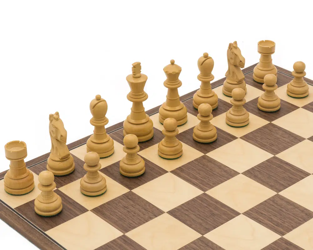 Ensemble d’Echecs Emerald – Pièces Staunton en Bois de Buis et Echiquier Pliable en Bois de Noyer et Erable