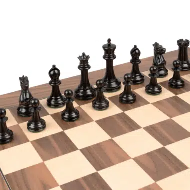 Jeu d’Échecs Staunton 1869 de Luxe en Ébène et Noyer avec Échiquier en Noyer et Érable – Roi 10,16 cm