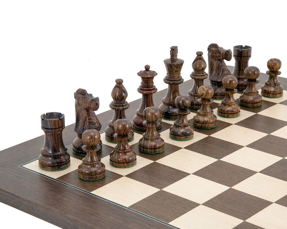 Détails des pièces en bois de palissandre du jeu d'échecs Cavalier Français - Le Palais Des Echecs