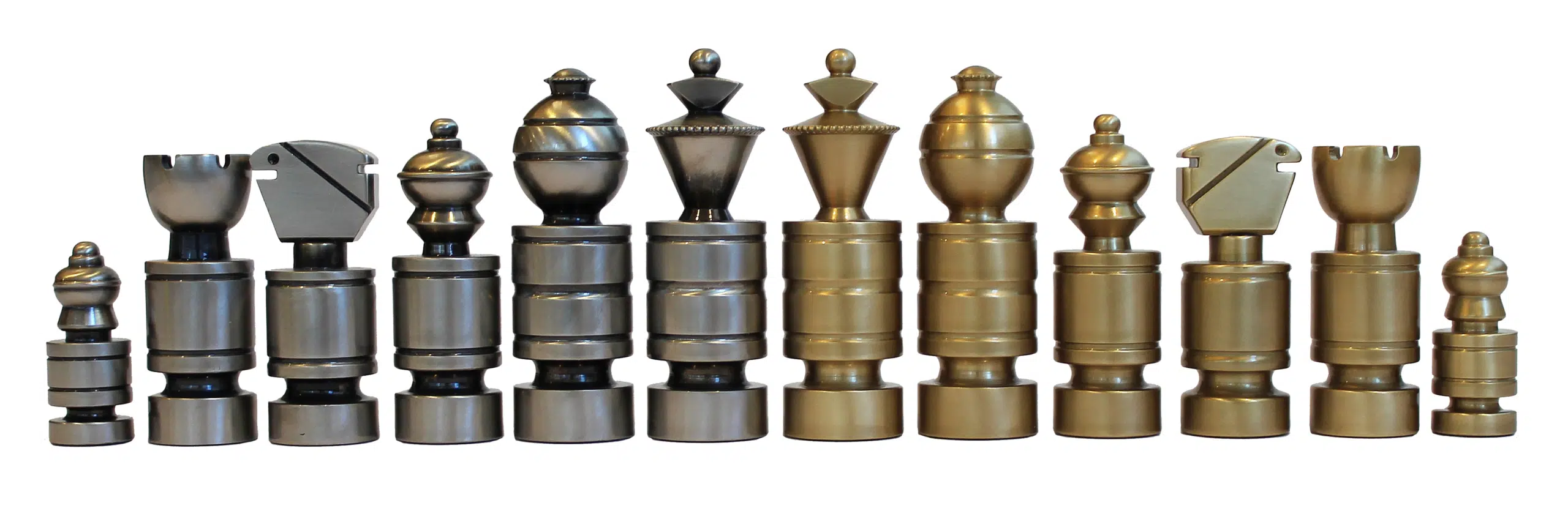 Gamme complète des pièces d'échecs design en laiton massif dorées et argentées fétichisées